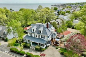 Big New England Family Home; walk to beach, shops